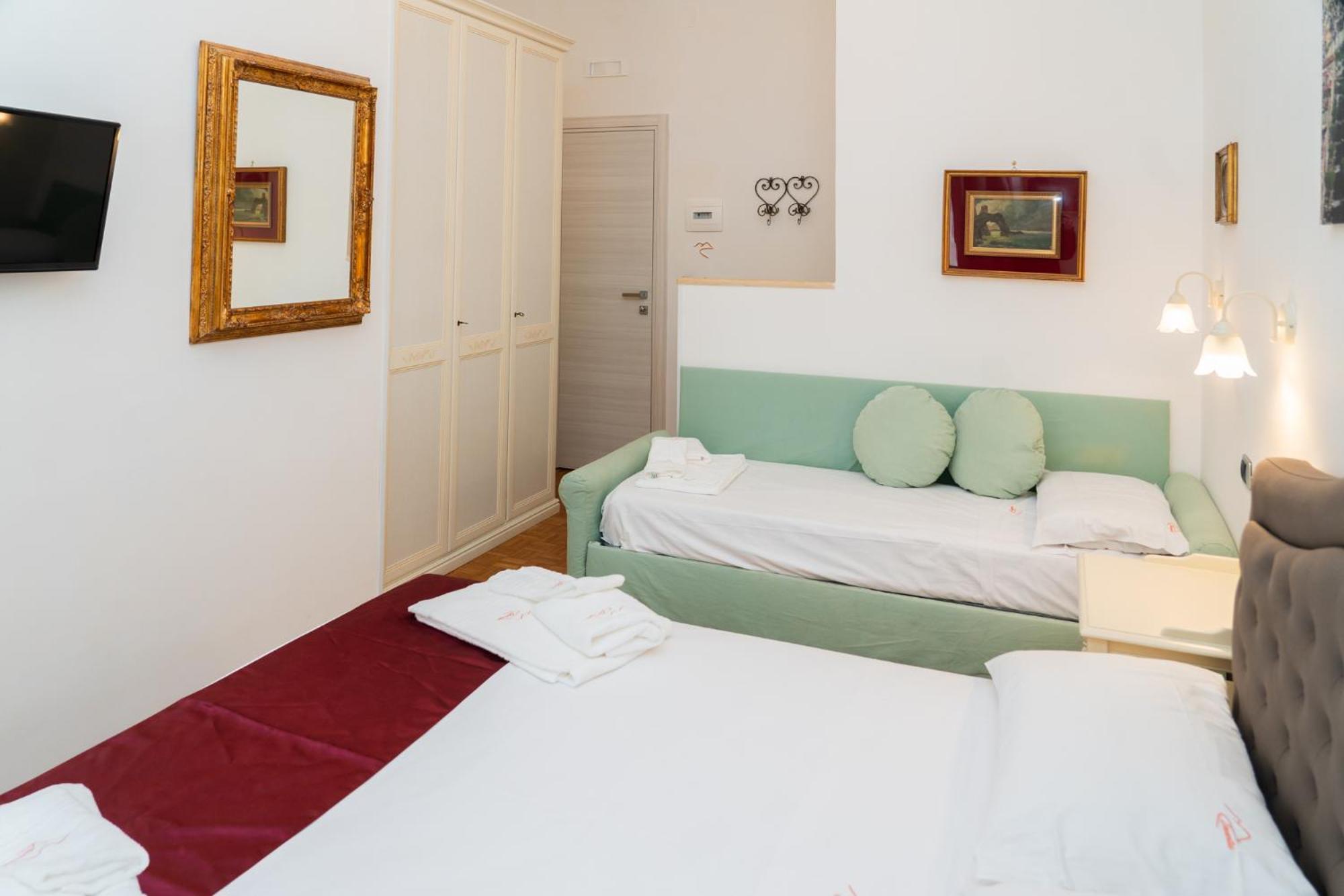 Suite Cervantes Napoli Esterno foto